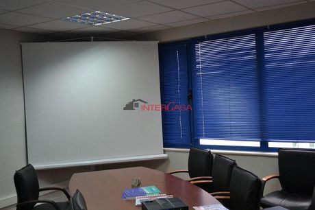 Επιχειρηματικό κτίριο 2.050 τ.μ. προς πώληση