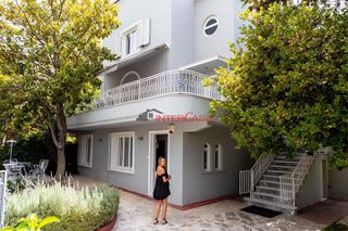 Business bulding 300 sqm for sale