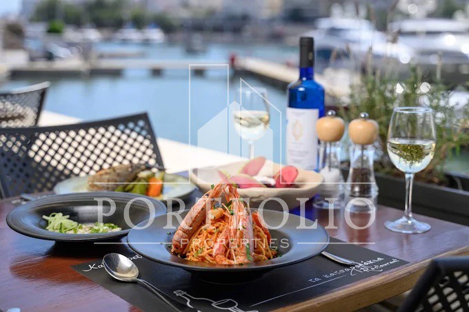Επιχείρηση 300 τ.μ. πρός πώληση, Πειραιάς, Πασαλιμάνι