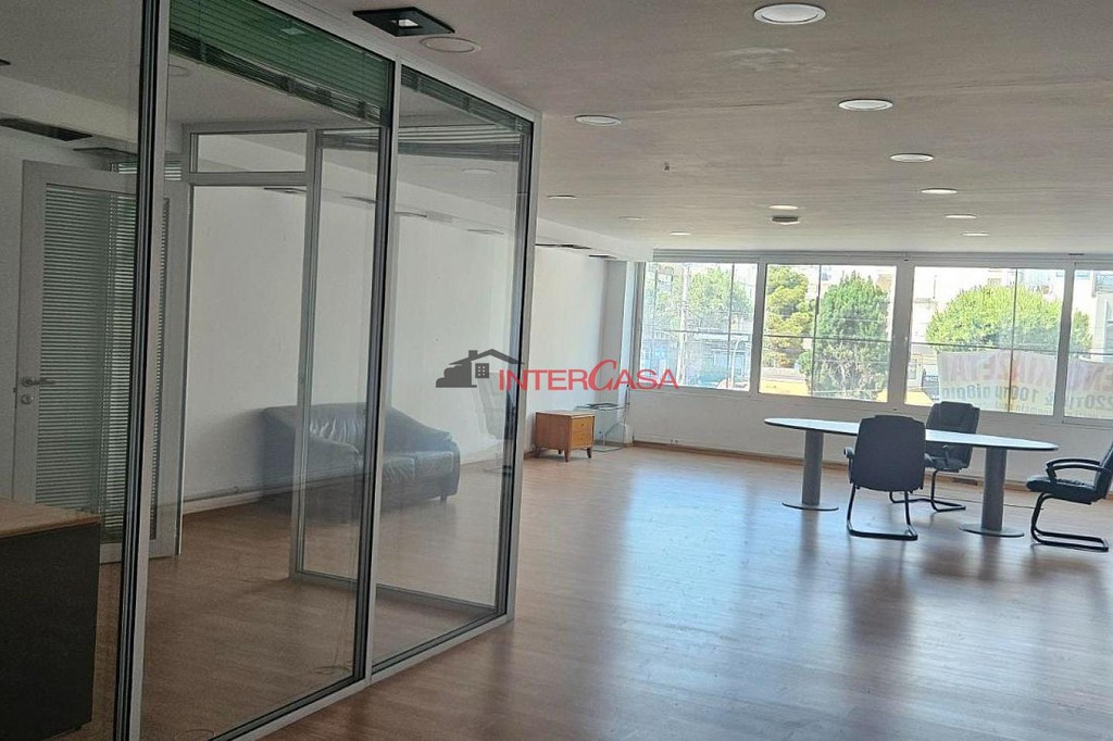 Αίθουσα 220 τ.μ. προς ενοικίαση, Κάτω Γλυφάδα