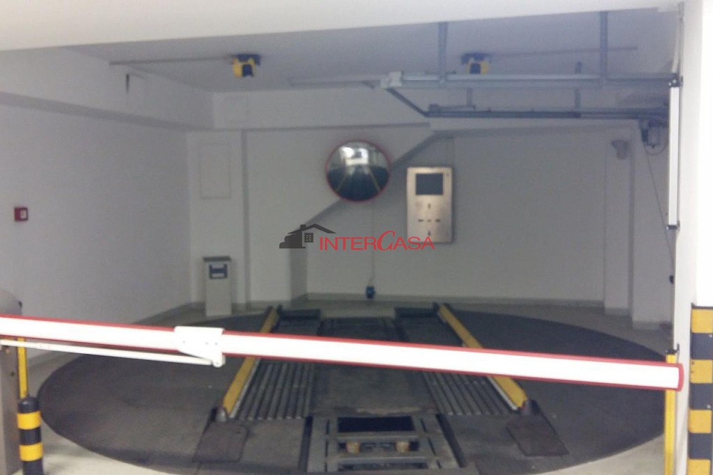 Επιχειρηματικό κτίριο 4.258 τ.μ. προς πώληση, Άγιος Παντελεήμονας Αθήνας