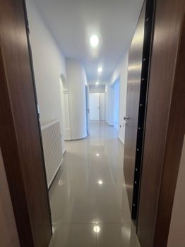 Office 120 sqm for rent