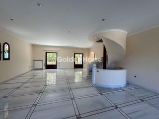 Μονοκατοικία 335 τ.μ. προς ενοικίαση