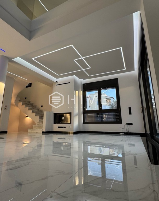 Detached home 400 sqm for rent, Athens - North, Kifisia