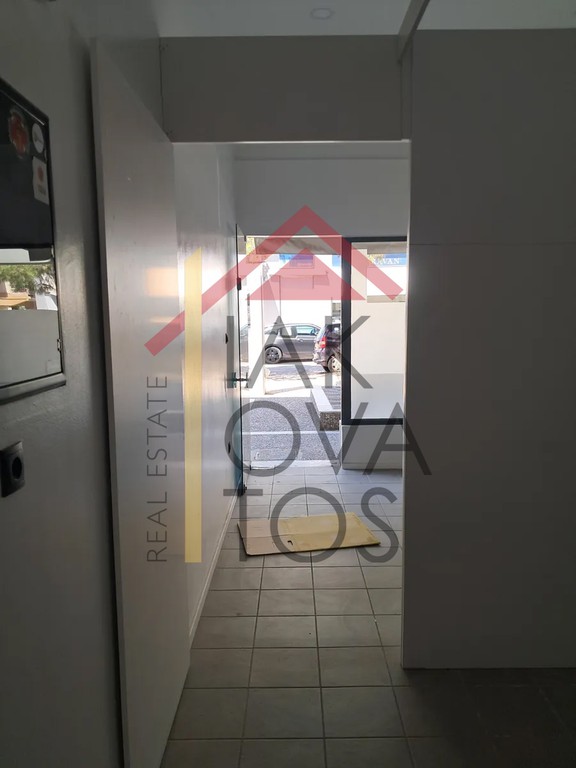 Κατάστημα 110 τ.μ. πρός ενοικίαση, Αθήνα - Νότια Προάστια, Γλυφάδα