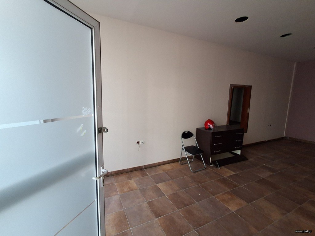 Κατάστημα 79 τ.μ. προς ενοικίαση, Κέντρο Μενεμένης