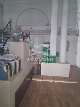 Store 200 sqm for rent