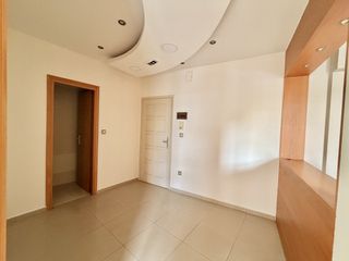 Office 51 sqm for rent