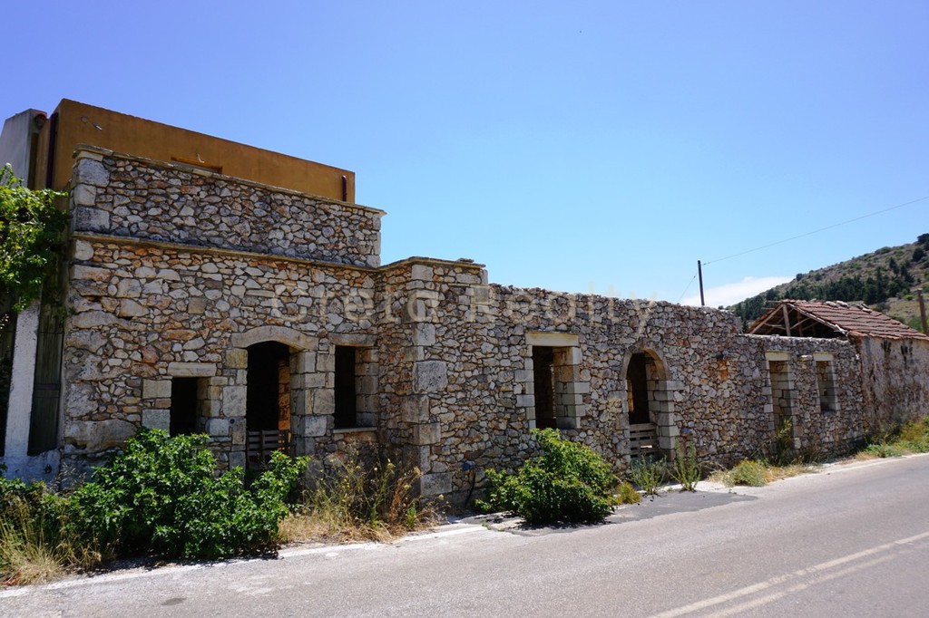 Συγκρότημα διαμερισμάτων 330 τ.μ. προς πώληση, Λικοτιναρέα