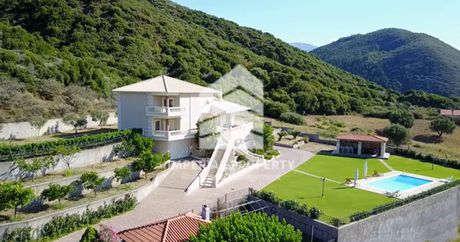 Detached home 365 sqm for sale