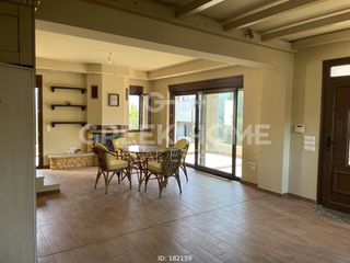 Maisonette 245 sqm for sale