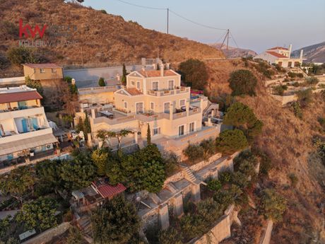 Villa 374 sqm for sale