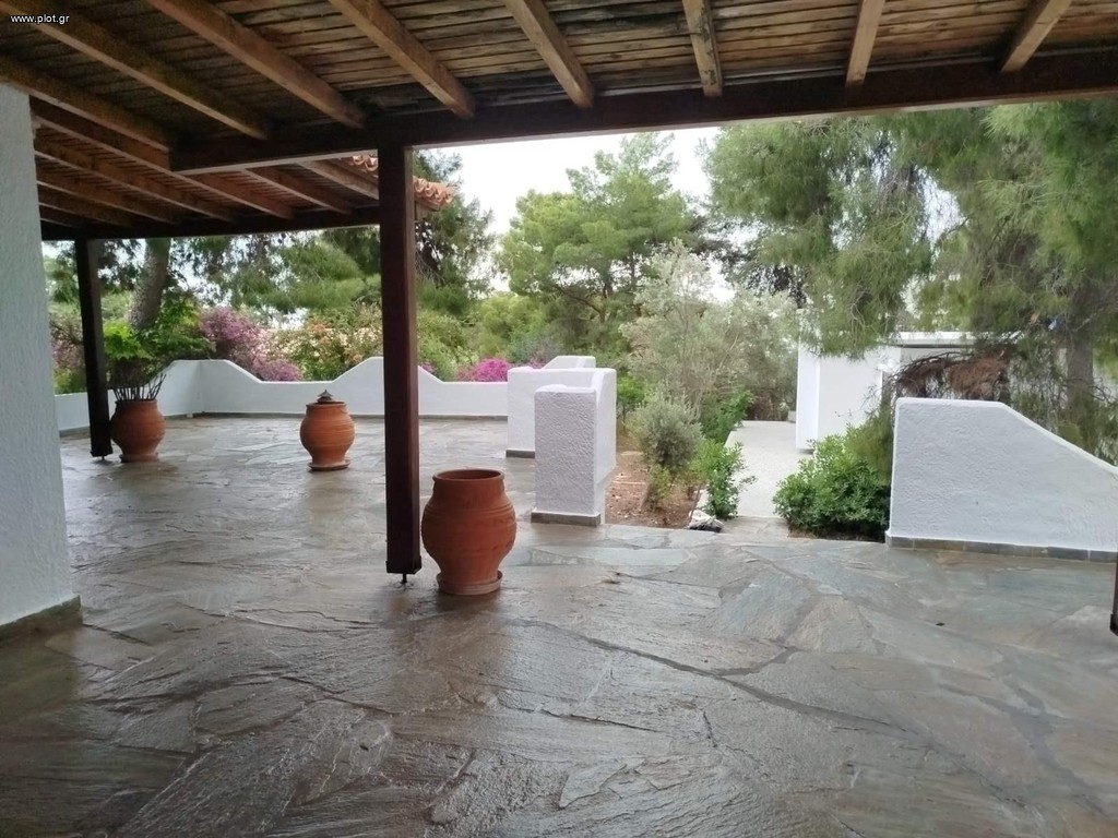 Κτίριο 184 τ.μ. πρός πώληση, Κορινθία, Άγιοι Θεόδωροι