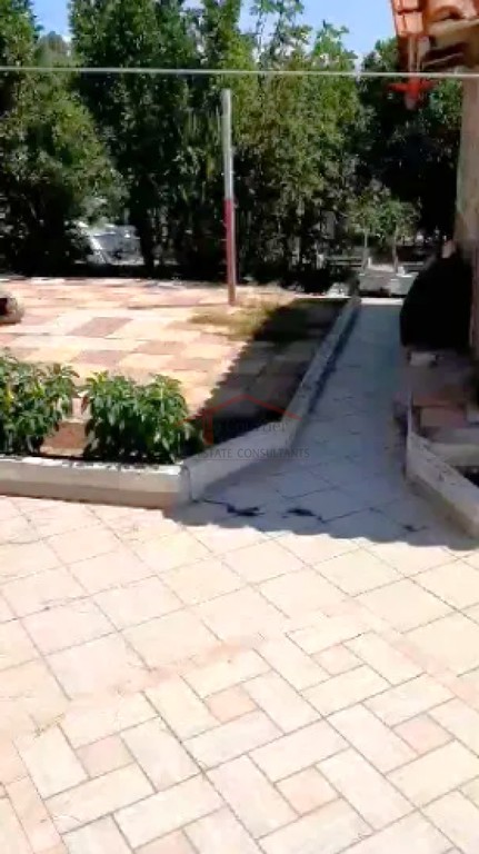 Μονοκατοικία 250 τ.μ. προς πώληση, Πολιτικά