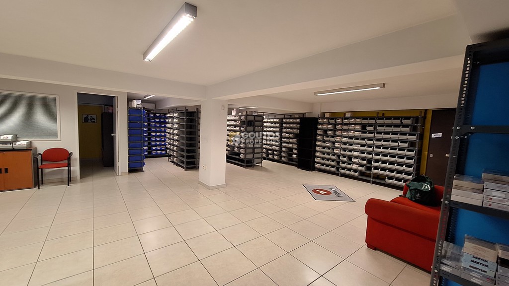 Επιχειρηματικό κτίριο 790 τ.μ. πρός ενοικίαση, Αθήνα - Ανατολικά Προάστια, Γέρακας