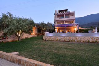 Συγκρότημα διαμερισμάτων 600 τ.μ. προς πώληση, Δροσιά Ανθηδώνος-thumb-12