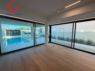 Μονοκατοικία 220 τ.μ. πρός ενοικίαση