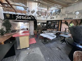 Business 370 sqm for sale