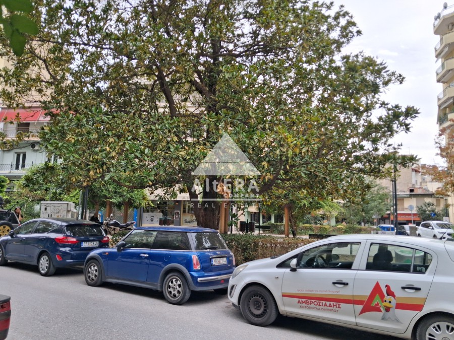 Store 60 sqm for sale, Serres Prefecture, Serres