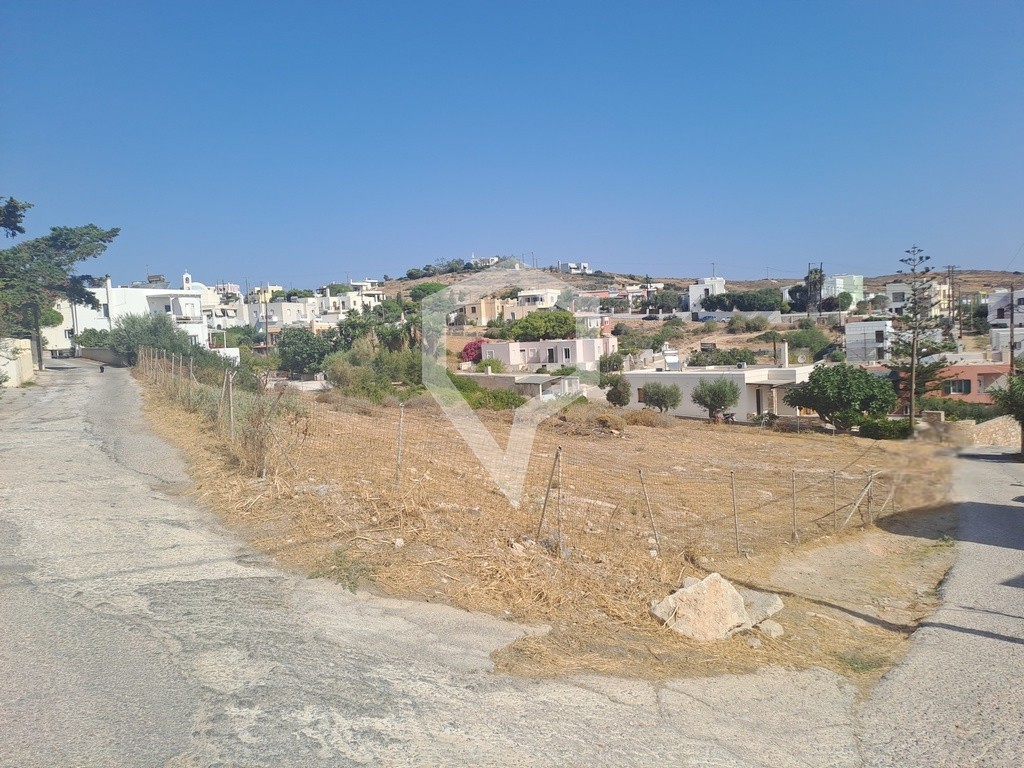 Οικόπεδο 1.100 τ.μ. προς πώληση, Ερμούπολη