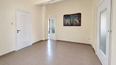 Office 170 sqm for rent