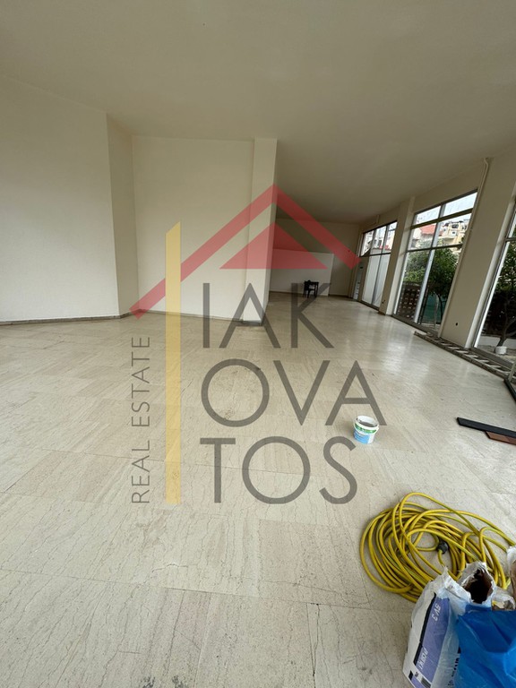 Κατάστημα 240 τ.μ. πρός ενοικίαση, Αθήνα - Νότια Προάστια, Γλυφάδα