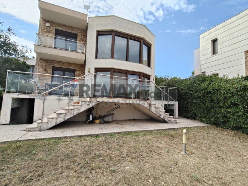Μονοκατοικία 285 τ.μ. προς ενοικίαση, Πλαγιάρι Θέρμης