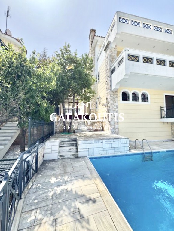 Βίλλα 335 τ.μ. πρός ενοικίαση, Αθήνα - Βόρεια Προάστια, Νέα Ερυθραία