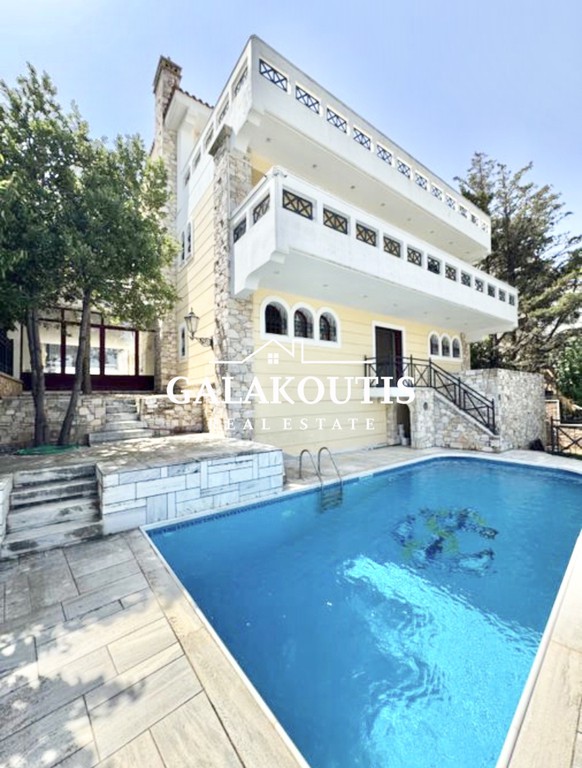 Βίλλα 335 τ.μ. πρός ενοικίαση, Αθήνα - Βόρεια Προάστια, Νέα Ερυθραία