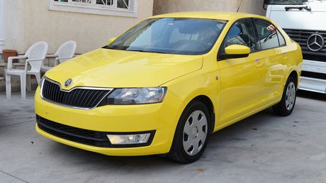 Ζητείται οδηγός ταξί skoda rapid
