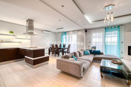 Detached home 440 sqm for sale