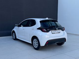 Toyota Yaris 2023 1.5 HYBRID-thumb-1