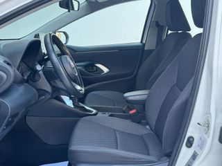 Toyota Yaris 2023 1.5 HYBRID-thumb-2