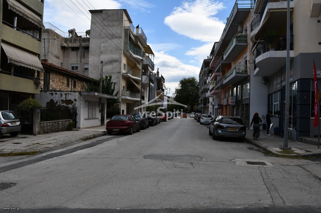 Κατάστημα 129 τ.μ. πρός πώληση, Ν. Ιωαννίνων, Ιωάννινα