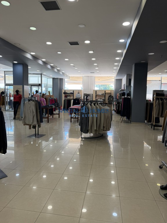 Κατάστημα 1.000 τ.μ. προς ενοικίαση, Πυλαία