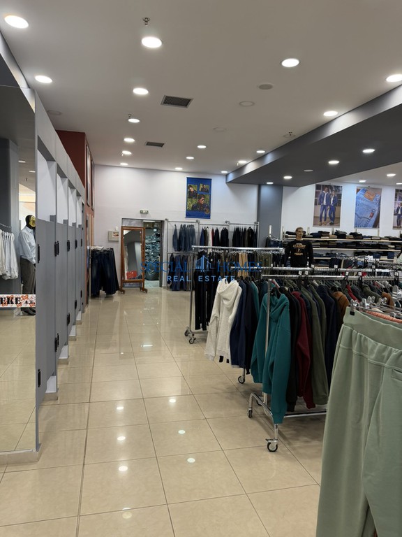 Κατάστημα 1.000 τ.μ. προς ενοικίαση, Πυλαία