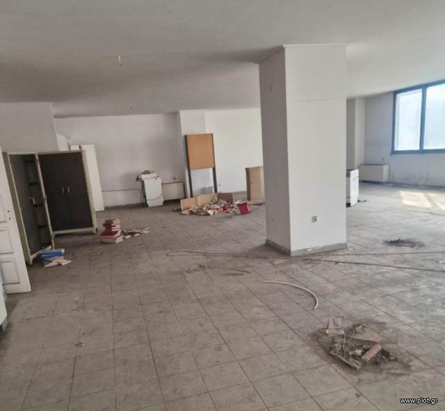 Επιχειρηματικό κτίριο 1.200 τ.μ. πρός πώληση, Πειραιάς, Λιμάνι