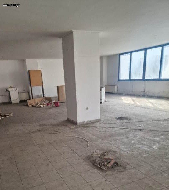 Επιχειρηματικό κτίριο 1.200 τ.μ. πρός πώληση, Πειραιάς, Λιμάνι