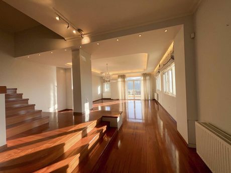 Maisonette 650 sqm for sale