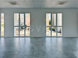 Επιχειρηματικό κτίριο 1.052 τ.μ. πρός ενοικίαση, Λεμεσός-thumb-2
