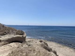 Οικόπεδο 21.500 τ.μ. πρός πώληση, Κυκλάδες, Σαντορίνη-thumb-1