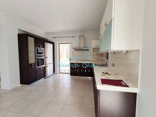 Maisonette 240 sqm for rent