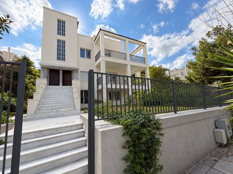 Συγκρότημα διαμερισμάτων 656 τ.μ. προς πώληση