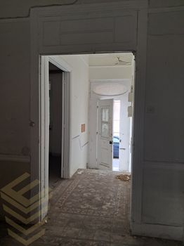 Building 180,73 sqm for sale