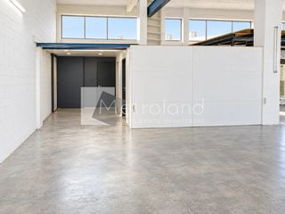 Αίθουσα 230 τ.μ. πρός ενοικίαση, Πειραιάς, Καμίνια-thumb-1