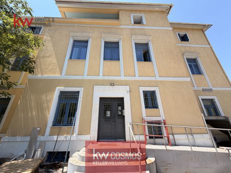 Επιχειρηματικό κτίριο 1.100 τ.μ. προς πώληση