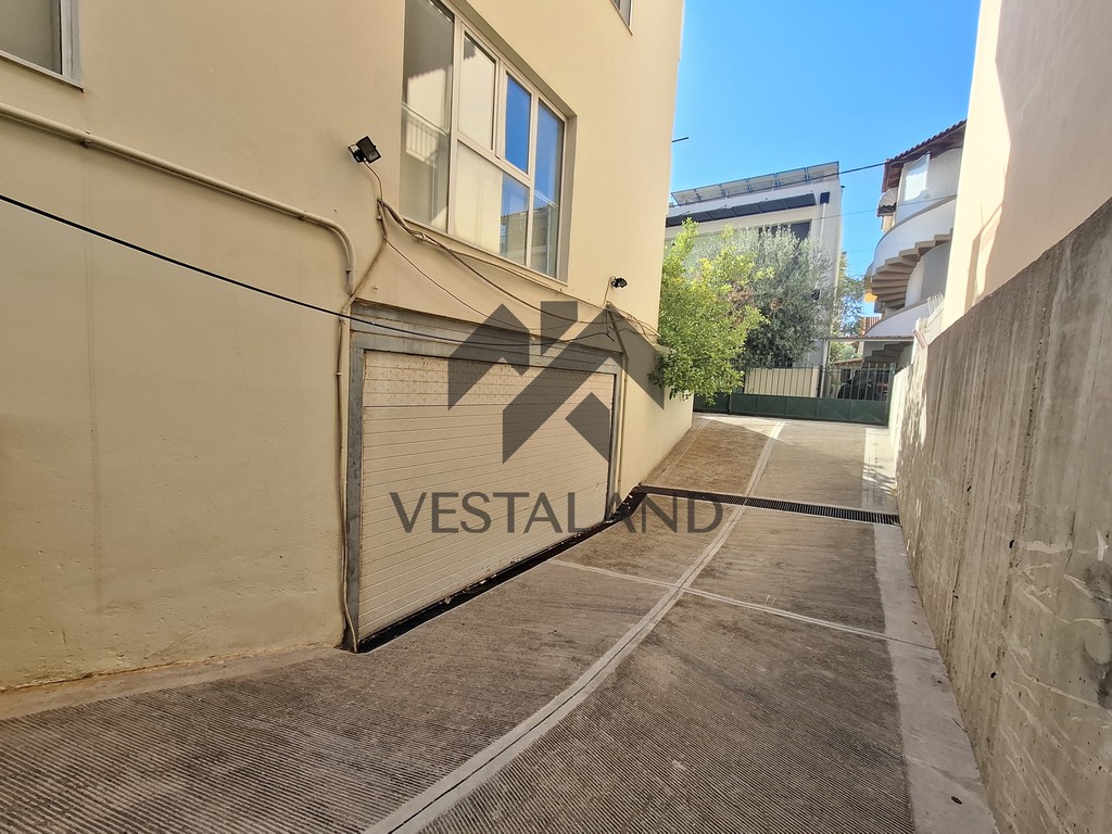 Κατάστημα 450 τ.μ. πρός ενοικίαση, Αθήνα - Ανατολικά Προάστια, Γέρακας