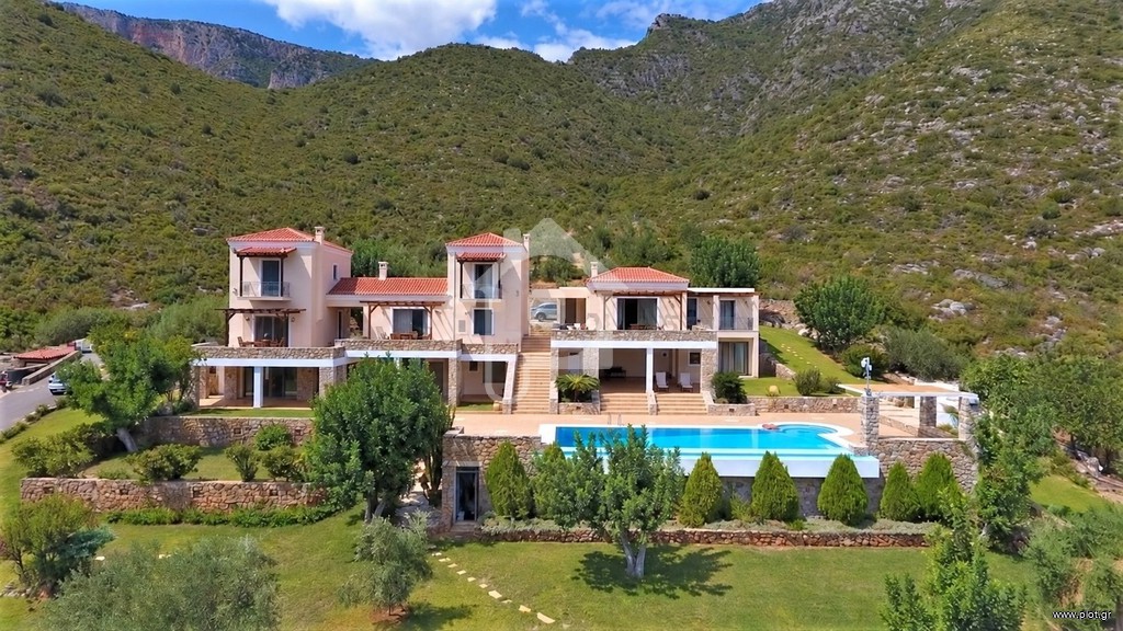 Villa 110 sqm for rent, Arcadia, Leonidio