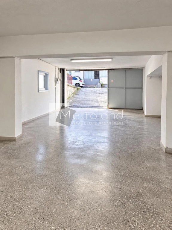 Parking 155 τ.μ. πρός πώληση, Πειραιάς, Καμίνια