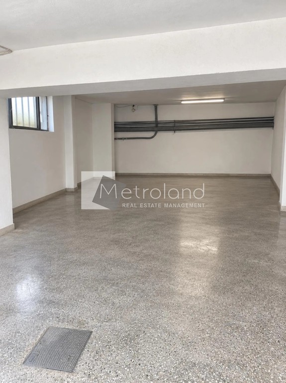 Parking 155 τ.μ. πρός πώληση, Πειραιάς, Καμίνια